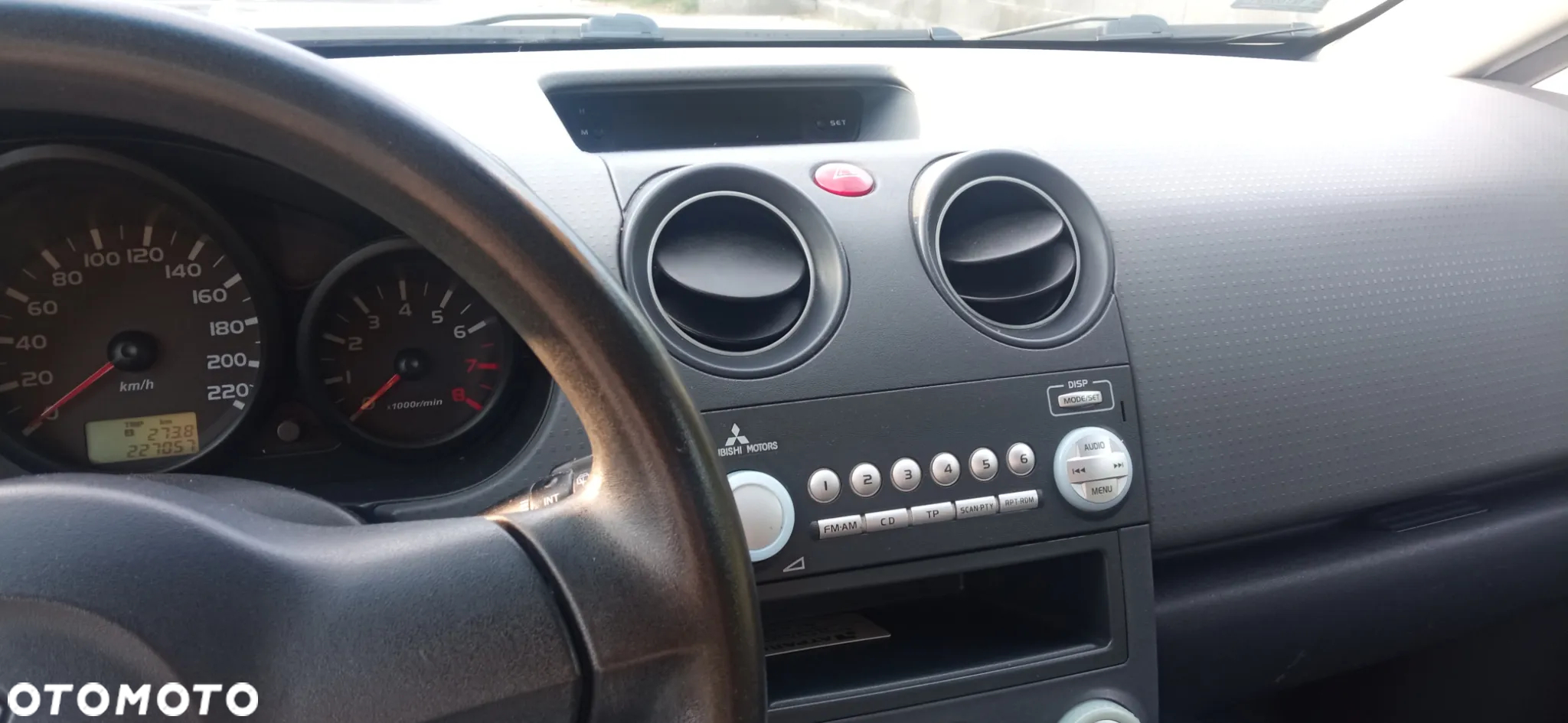 Mitsubishi Colt - 7