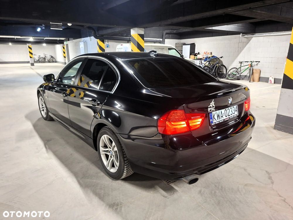 BMW Seria 3 318i Edition Exclusive - 17