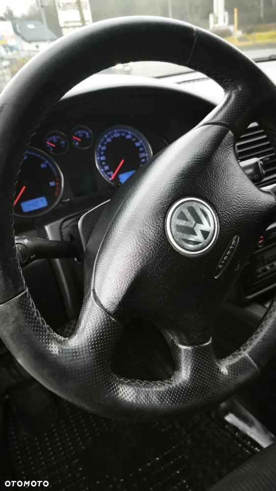 Volkswagen Passat 1.9 TDI Comfortline - 9