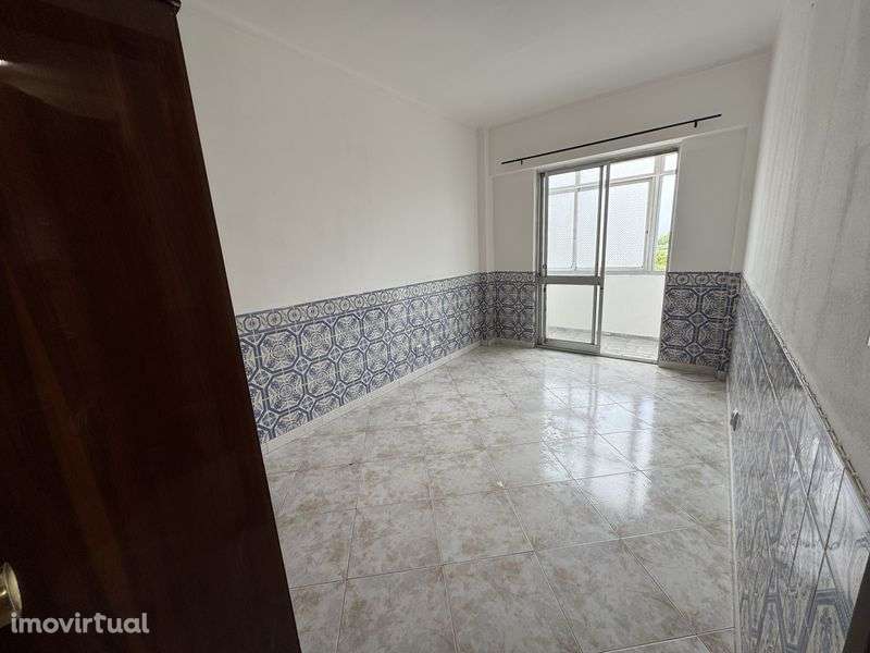 T2 Torre da Marina – Perto de Transportes e Baia do Seixal - Grande imagem: 3/10