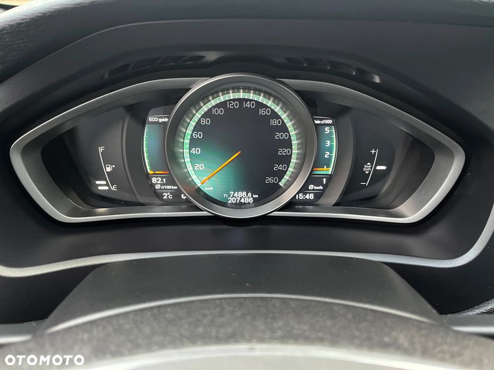 Volvo V40 - 23