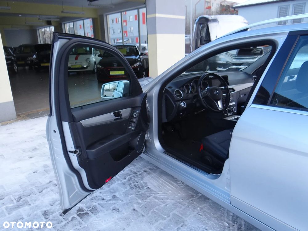 Mercedes-Benz Klasa C 180 CGI BlueEff Avantgarde - 20