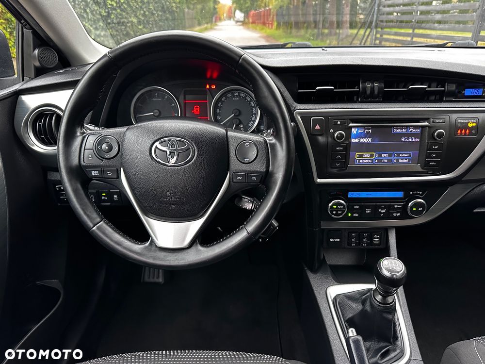 Toyota Auris 1.6 Premium Start - 35