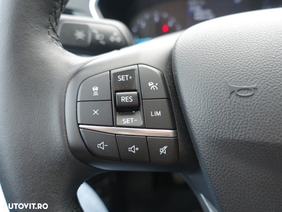 Ford Kuga - 17
