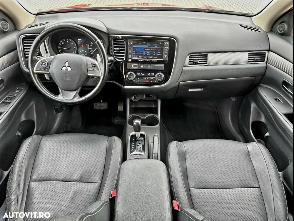 Mitsubishi Outlander 2.2 DI-D 4WD Automatik Instyle - 6