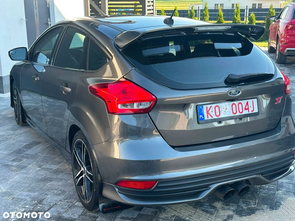 Ford Focus 2.0 EcoBoost ST - 9