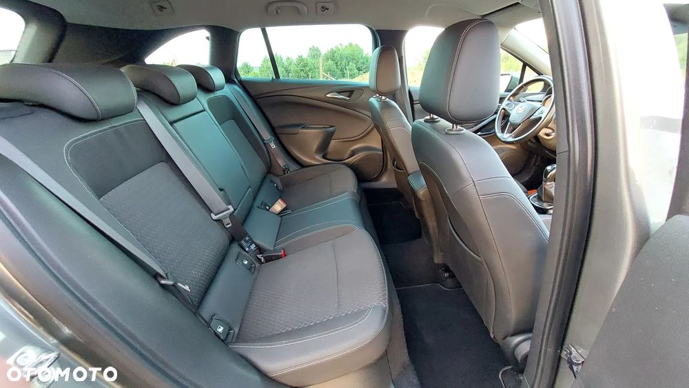 Opel Astra 1.6 D Start/Stop Sports Tourer Innovation - 27