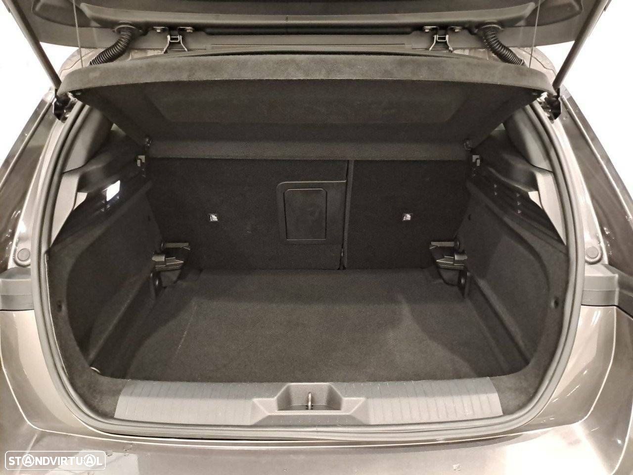 Opel Astra 1.5 D Elegance Aut. - 6