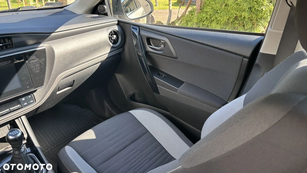 Toyota Auris 1.6 Comfort - 16