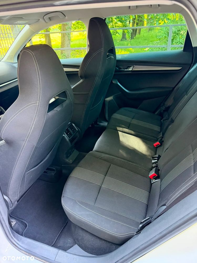 Skoda Karoq 1.6 TDI SCR DSG Style - 11