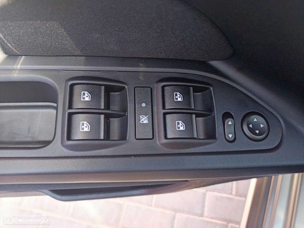 Fiat Tipo Cross 1.0 GSE T3 City - 12