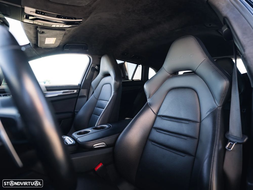 Porsche Panamera Sport Turismo Turbo S E-Hybrid - 15