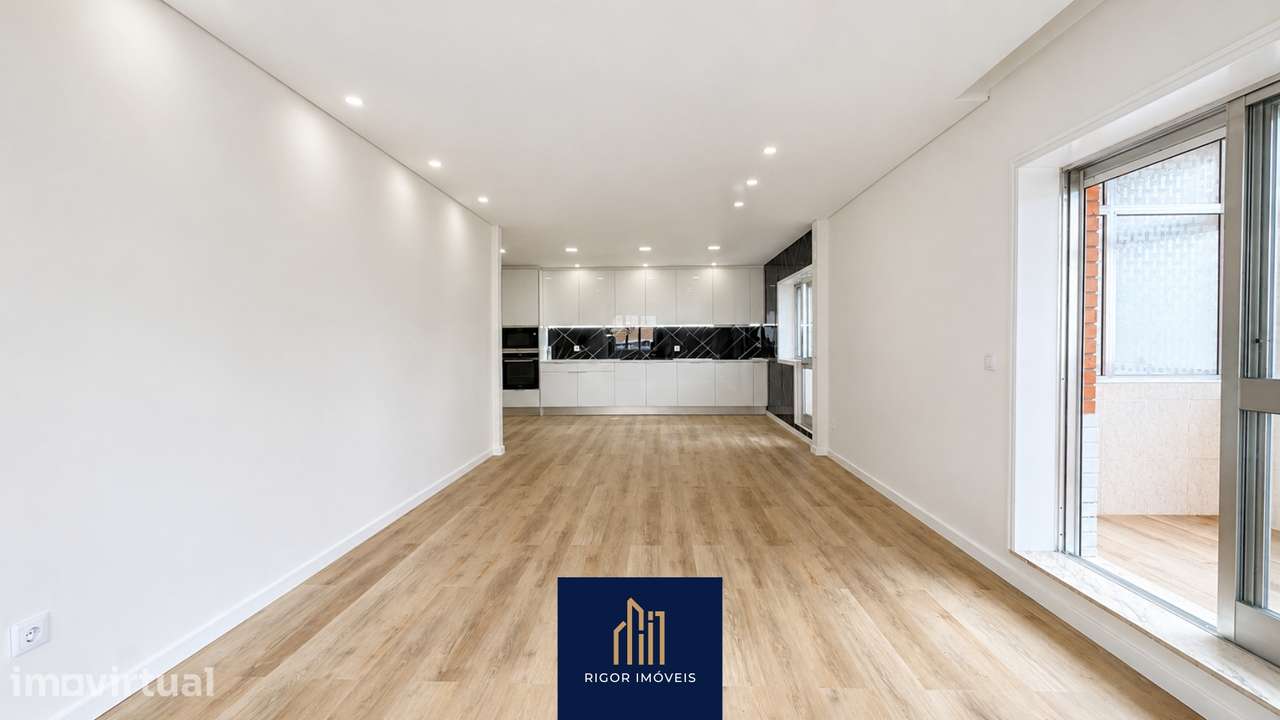Apartamento T4 Renovado | Póvoa de Varzim - Centro - Grande imagem: 2/24