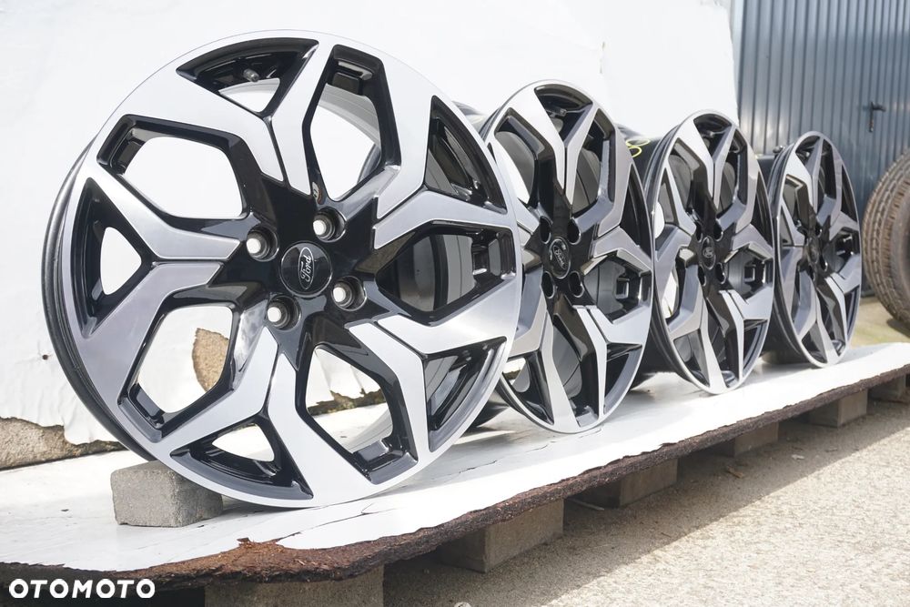 Ford 4x108 18 7J et37,5 czujniki stan bdb Ecosport - 2