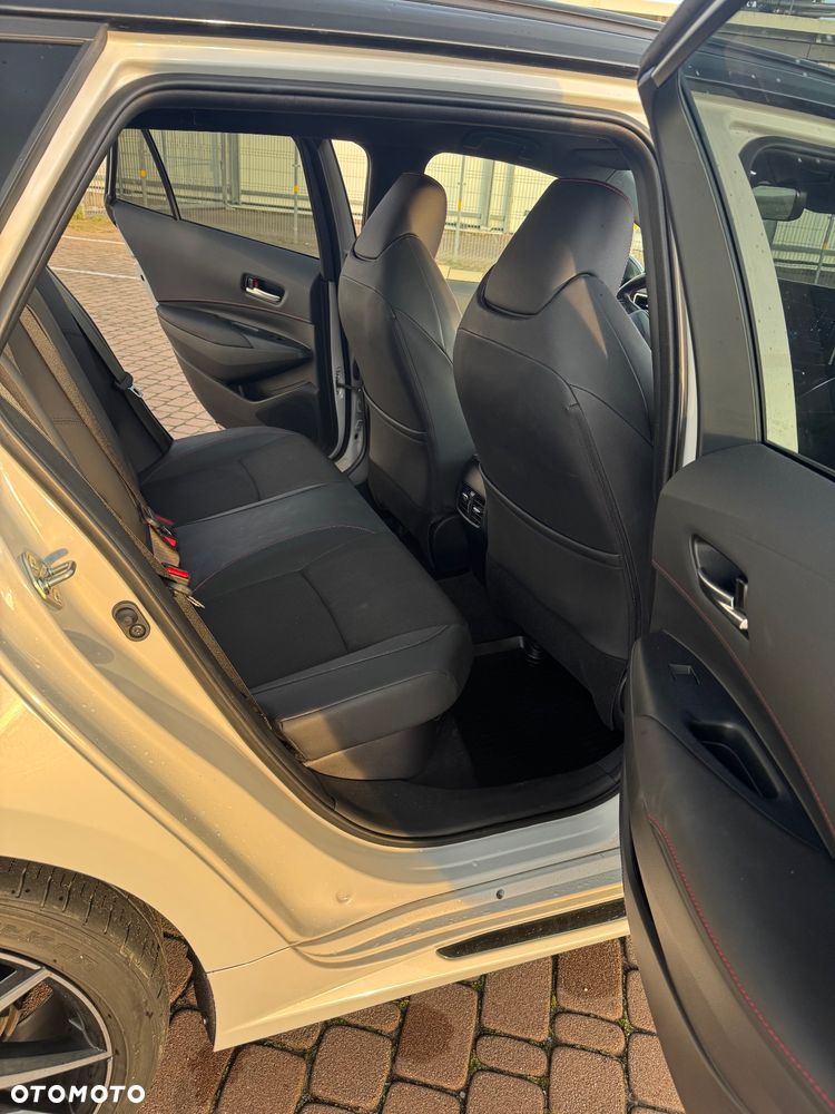 Toyota Corolla 2.0 Hybrid GR Sport Dynamic - 22