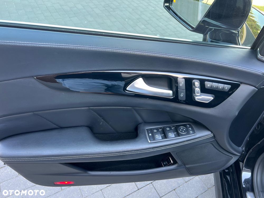 Mercedes-Benz CLS 500 4Matic 7G-TRONIC - 24