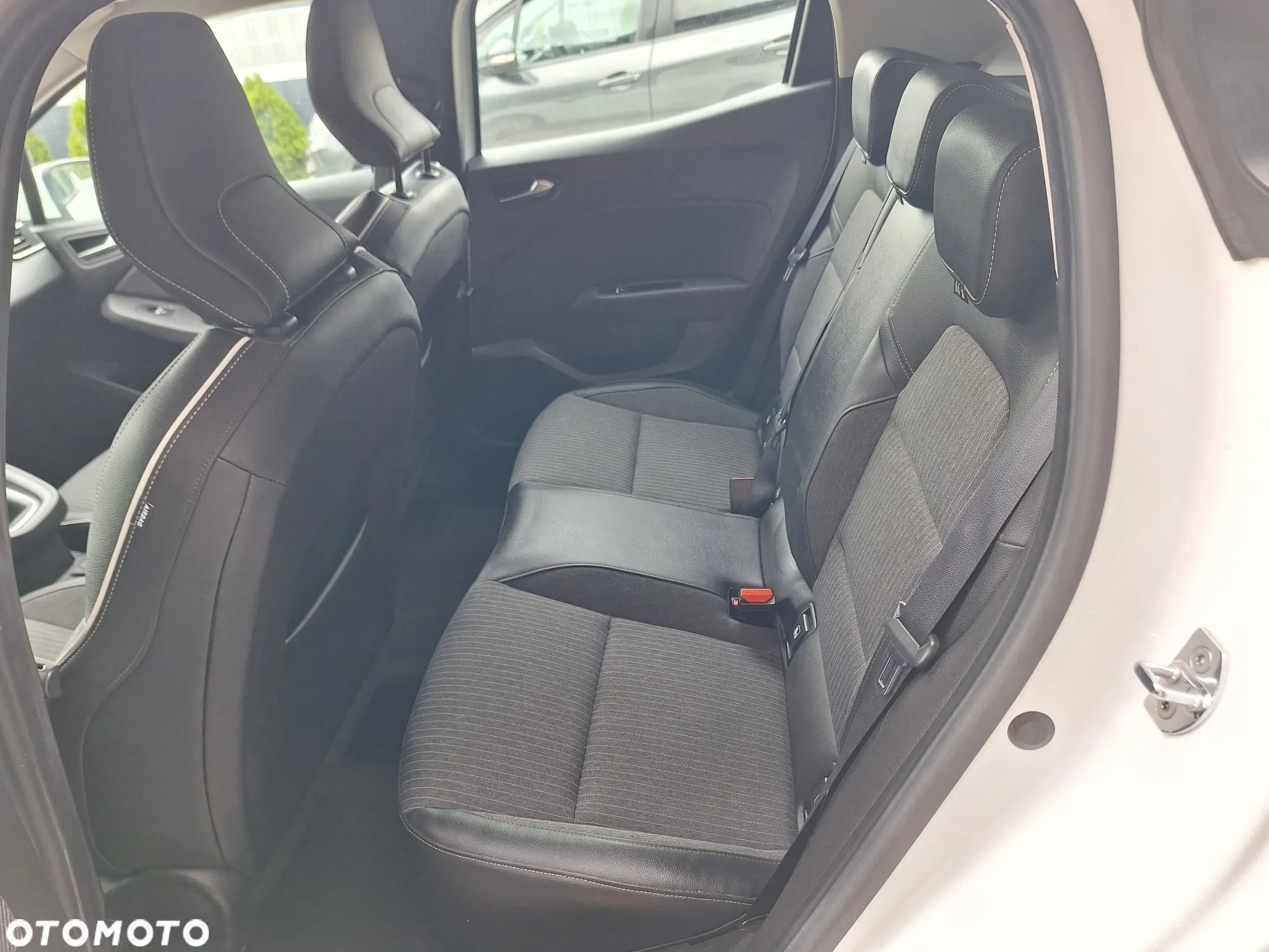 Renault Clio - 11