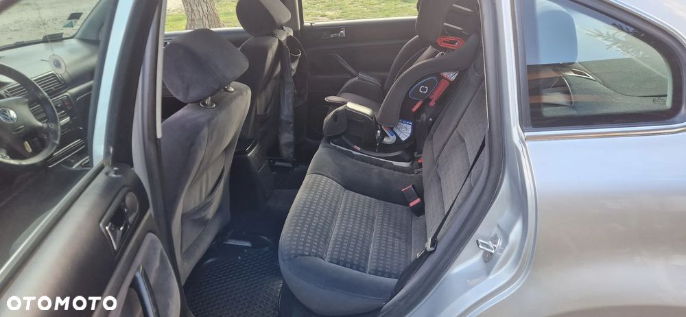 Volkswagen Passat 1.9 TDI Basis - 7