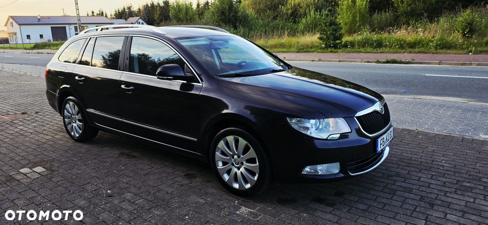 Skoda Superb 2.0 TDI Green tec DSG Exclusive - 3