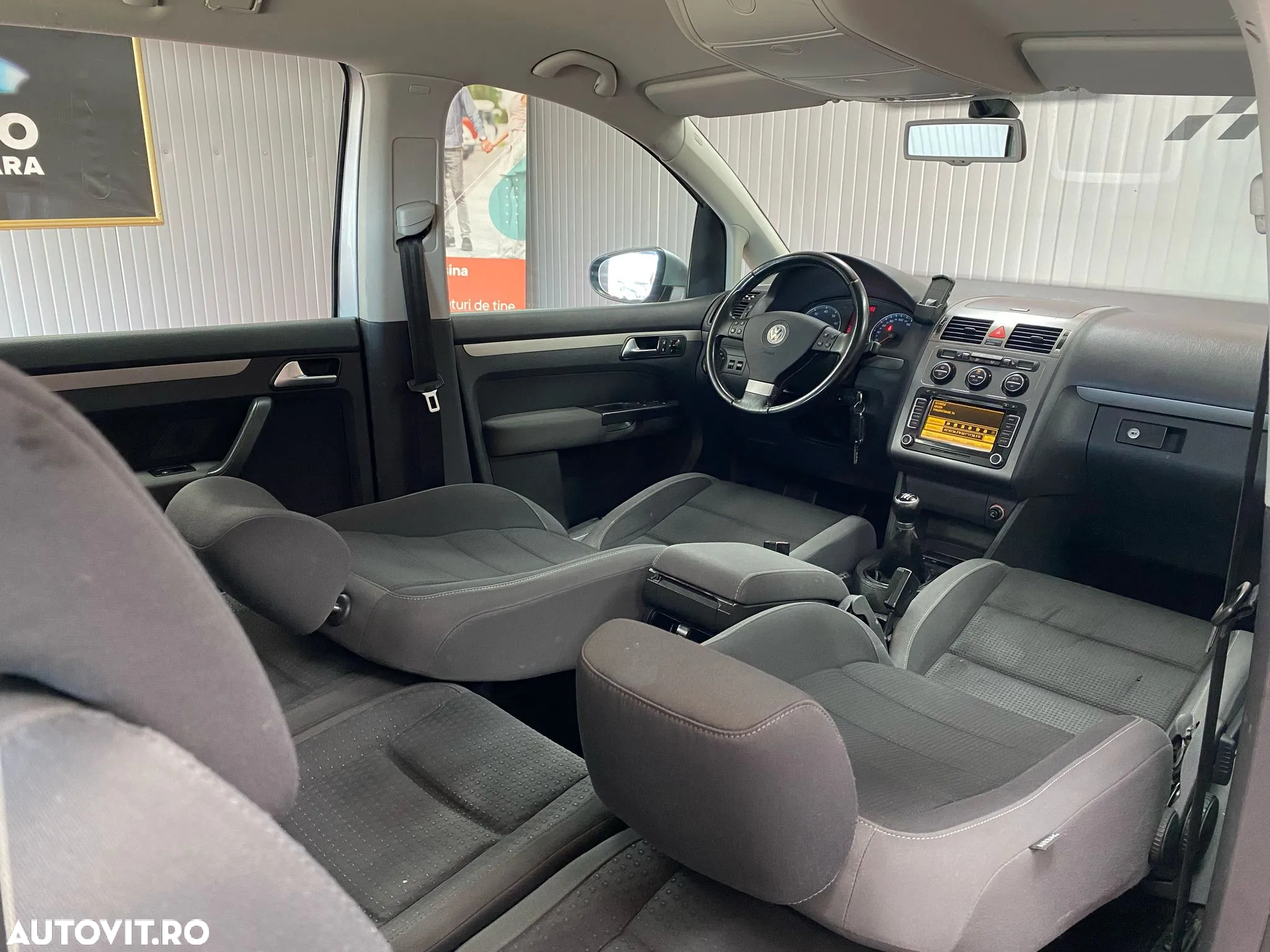 Volkswagen Touran - 15
