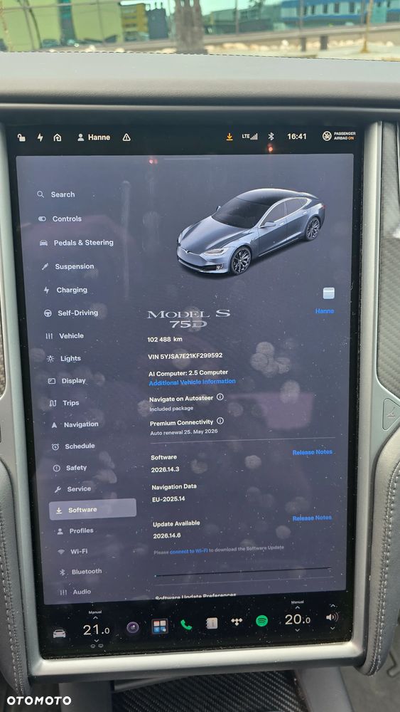Tesla Model S - 25