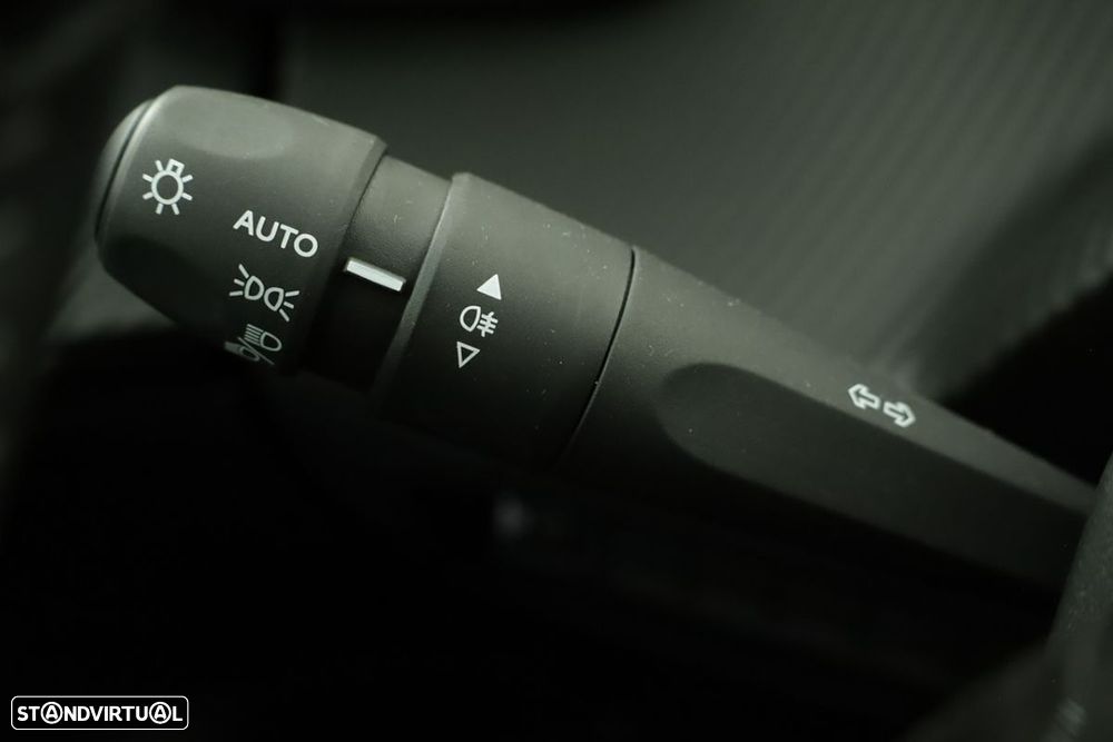 Peugeot 2008 1.2 PureTech Allure - 16