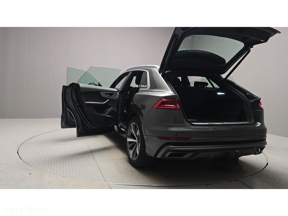 Audi Q8 - 11