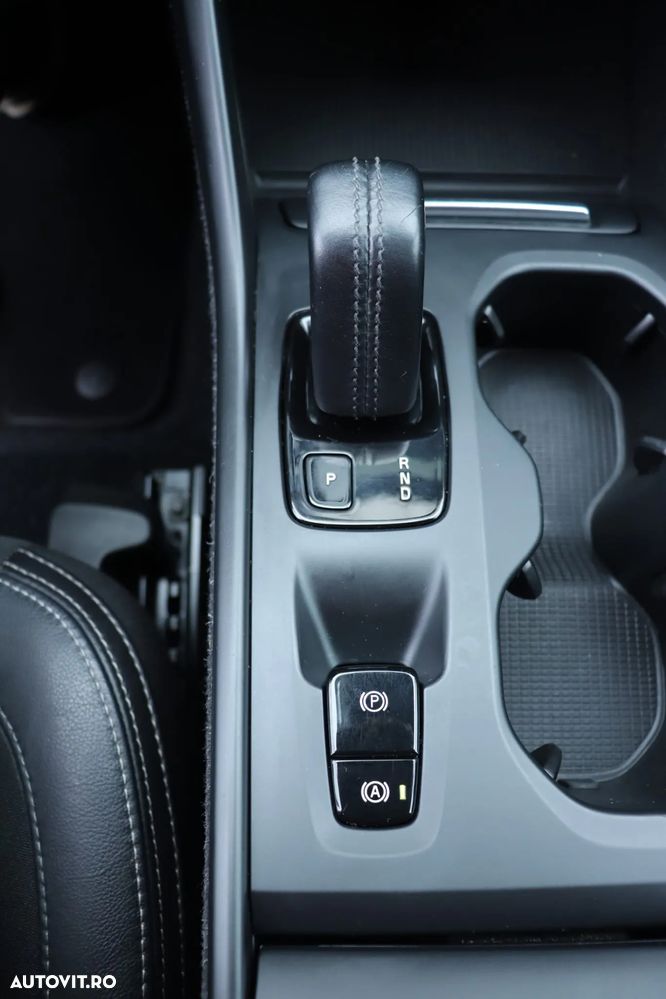 Volvo XC 40 D3 AWD Momentum - 33