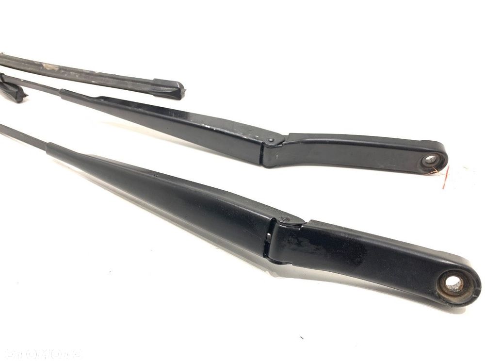 RAMIĘ WYCIERACZKI KOMPLET PRZÓD  SKODA KAROQ (NU7, ND7) 2017 - 2022 1.6 TDI 85 kW [115 KM] olej - 2