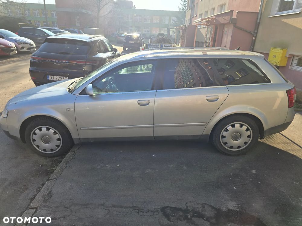 Audi A4 Avant - 4