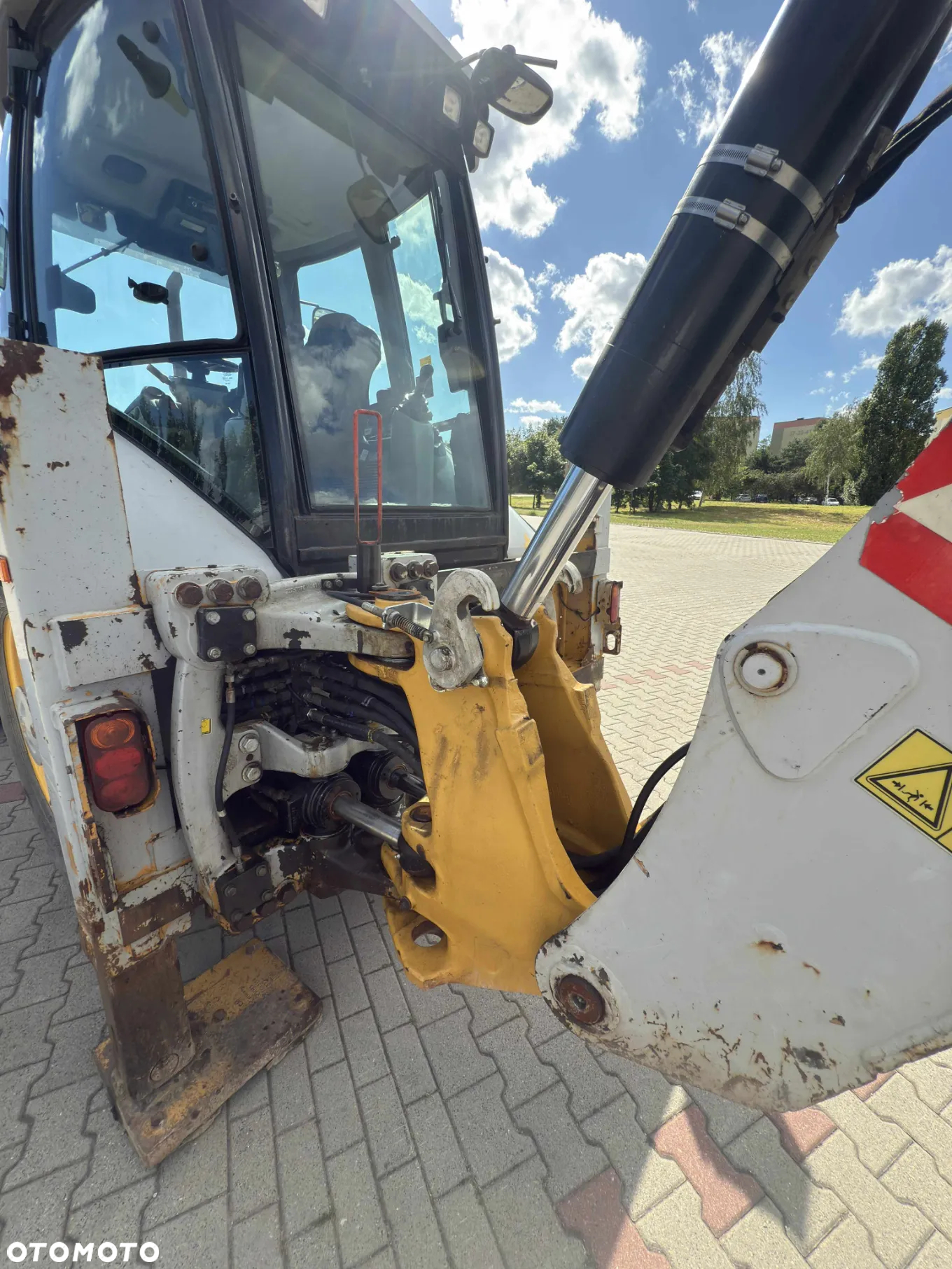 Caterpillar 442E - 26
