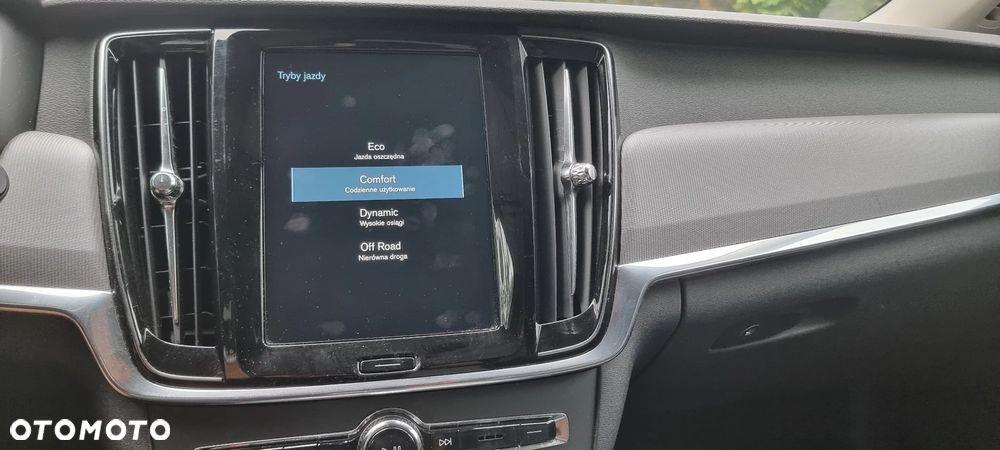 Volvo V90 Cross Country B5 D AWD Ultimate - 33