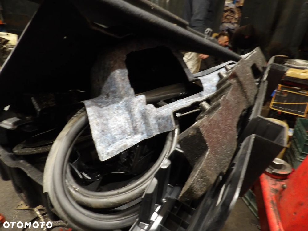 BMW - F46 - KOMPLETNY BAGAŻNIK - INDYWIDUALNA WYCENA TELEFONICZNA - 3