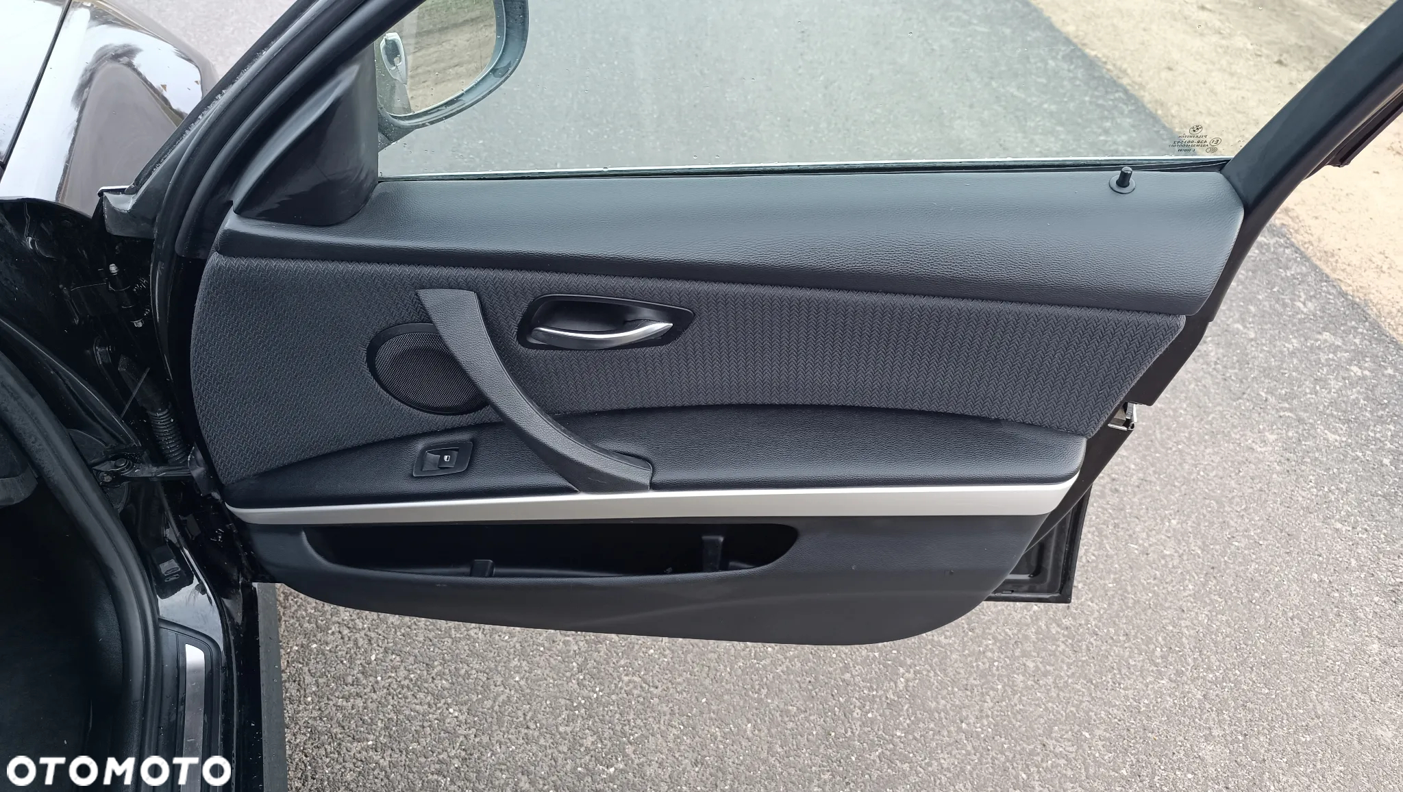 BMW Seria 3 330d DPF Touring Edition Sport - 12