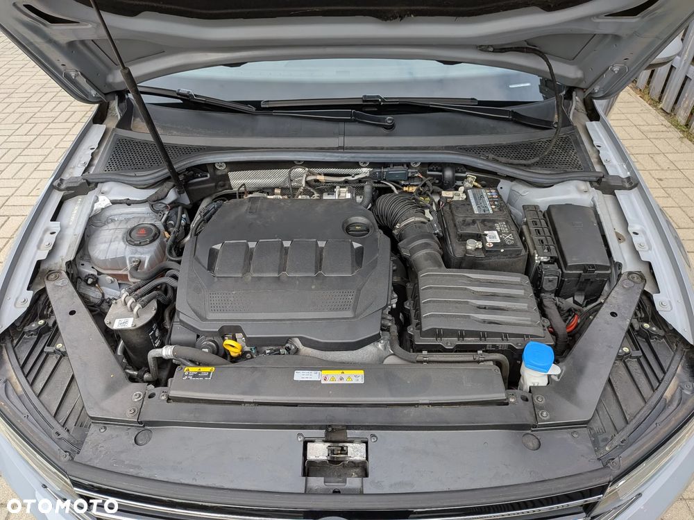 Volkswagen Passat 2.0 TDI SCR DSG - 32