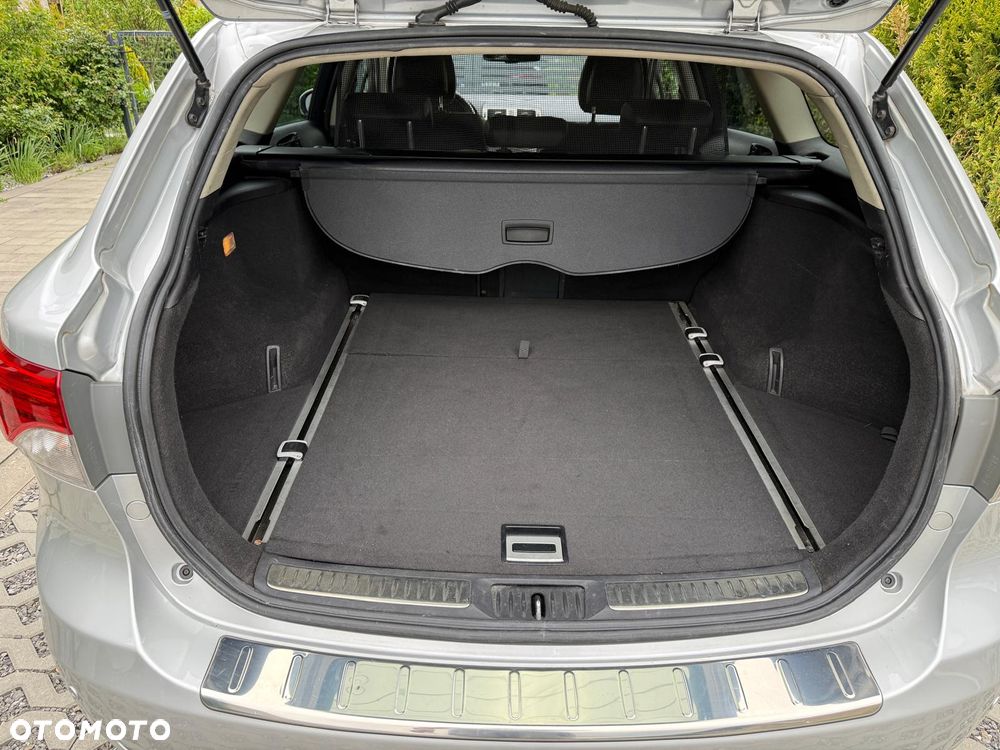 Toyota Avensis 2.0 Premium MS - 21