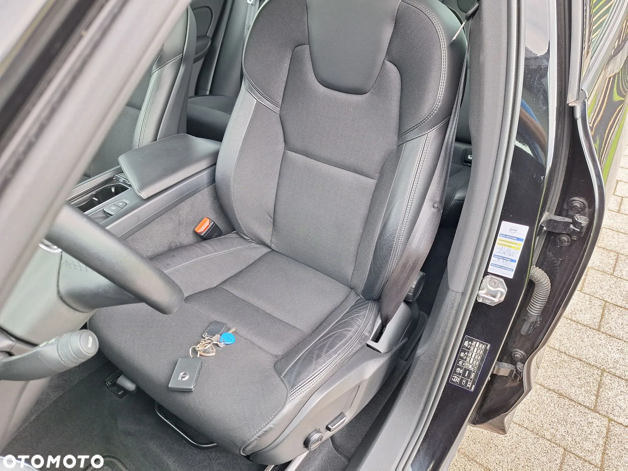 Volvo XC 60 D4 AWD Geartronic Momentum - 12