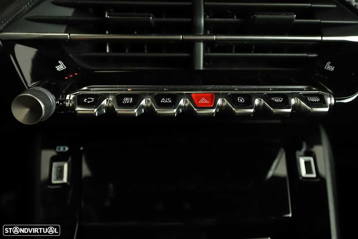 Peugeot 2008 1.2 PureTech GT EAT8 - 12