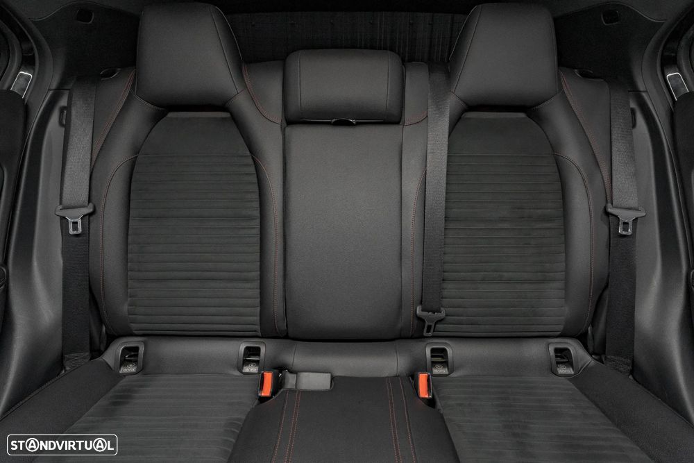 Mercedes-Benz A 180 AMG Line - 27