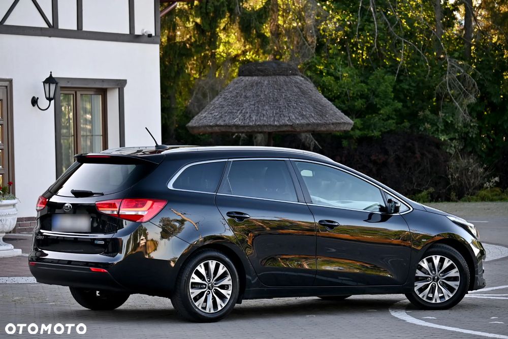 Kia Ceed 1.6 GDI ISG Spirit - 16