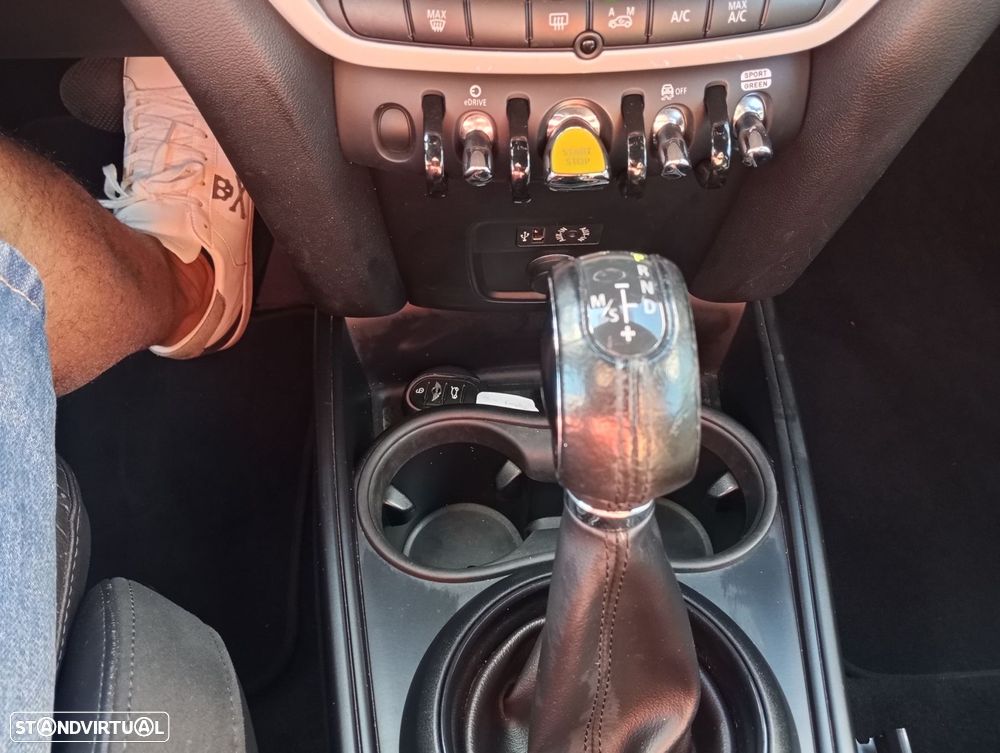 MINI Countryman Cooper SE ALL4 Auto - 12