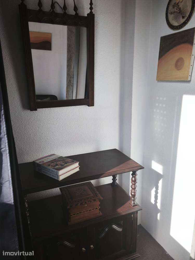 Quarto individual mobilado com marquise na Damaia de Baixo - Grande imagem: 3/14