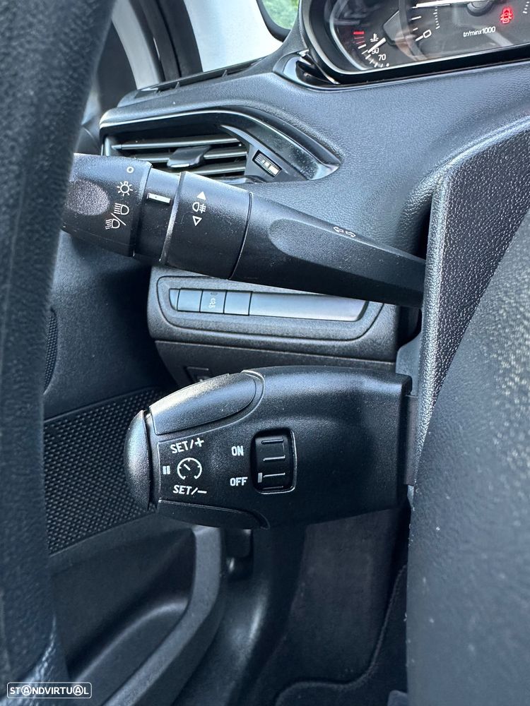 Peugeot 208 1.6 BlueHDi Active - 12