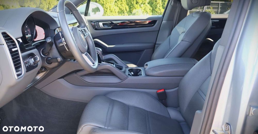 Porsche Cayenne - 16