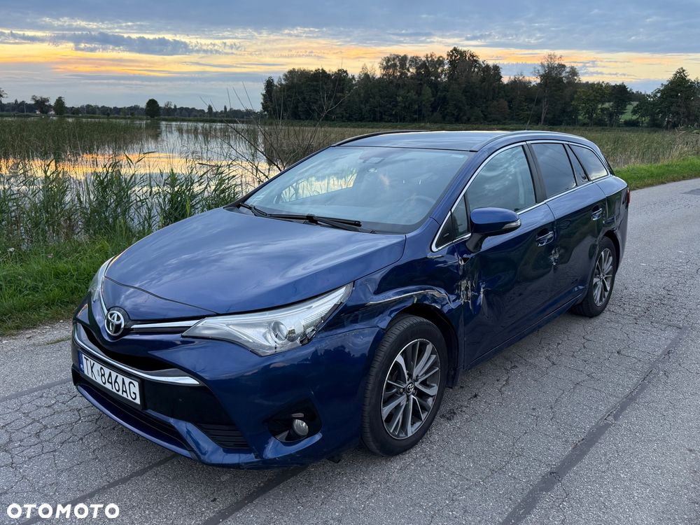 Toyota Avensis 1.6 D-4D Premium - 4