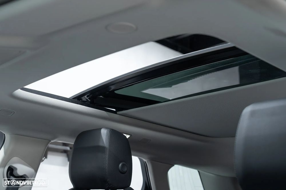 Land Rover Range Rover Evoque P300e S - 30