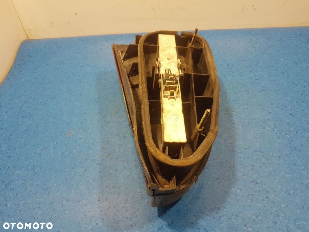 CITROEN XM 2.0 KAT LAMPA TYŁ PRAWA ZEWNĘTRZNA - 8