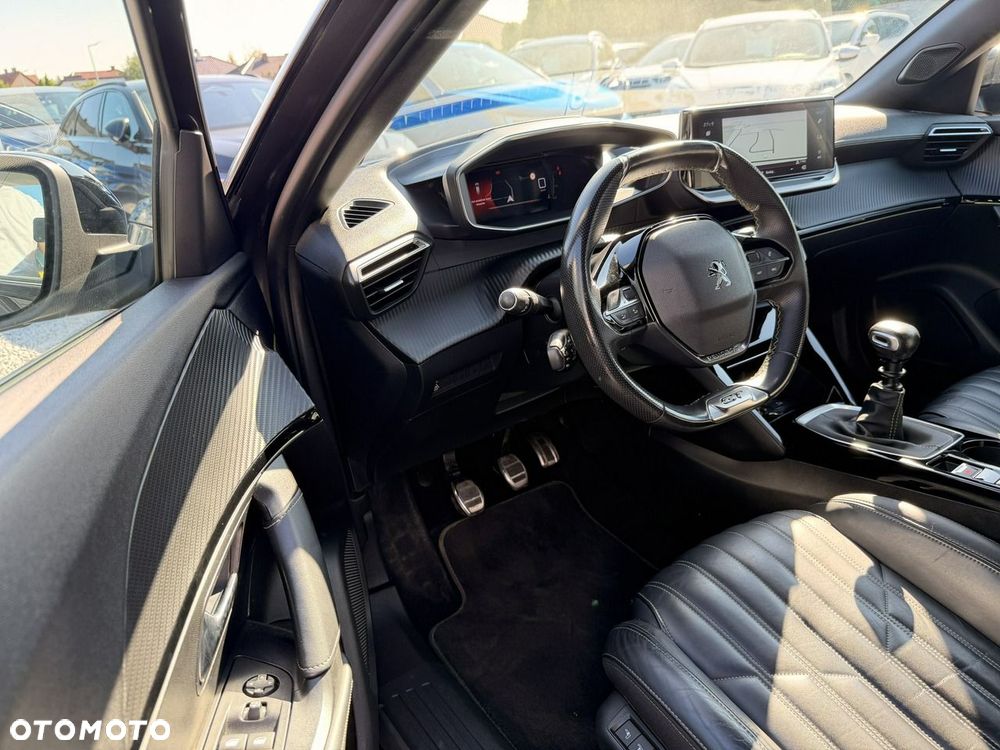 Peugeot 2008 - 11