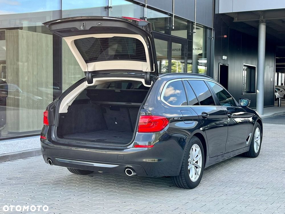 BMW Seria 5 520d - 29