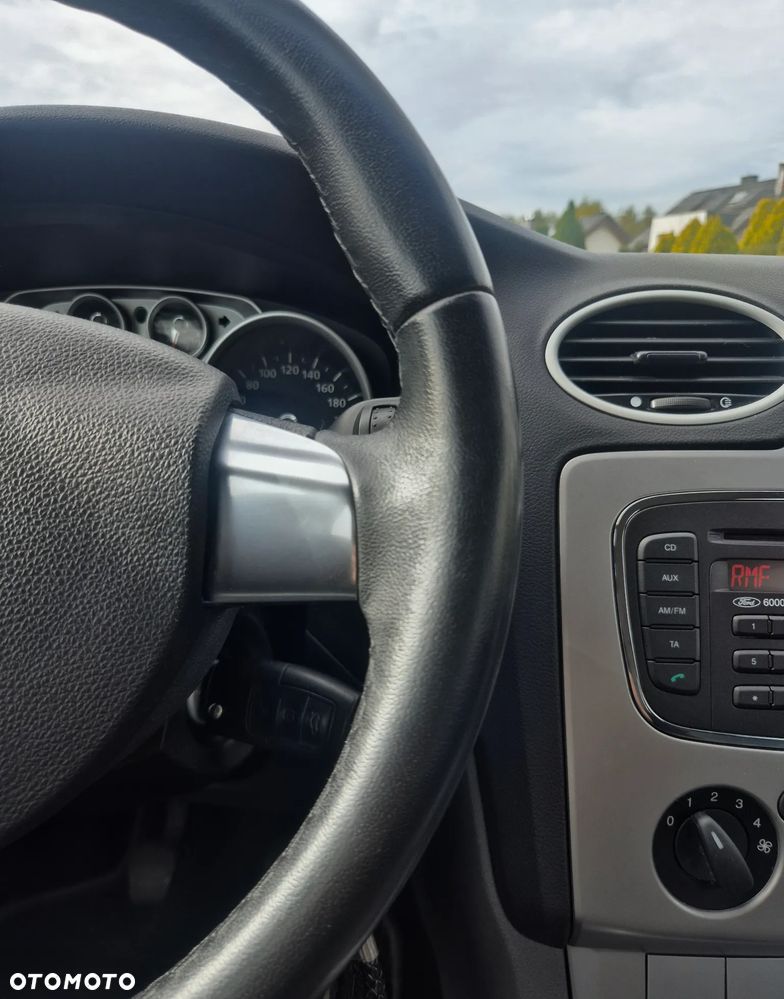 Ford Focus 1.8 Titanium - 28